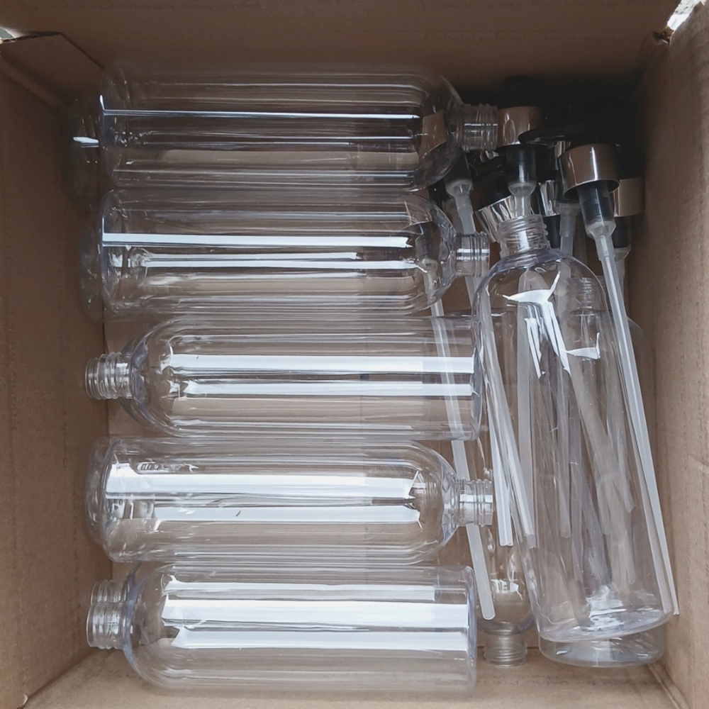 Clear Plastic Bottles with Pump Dispensers